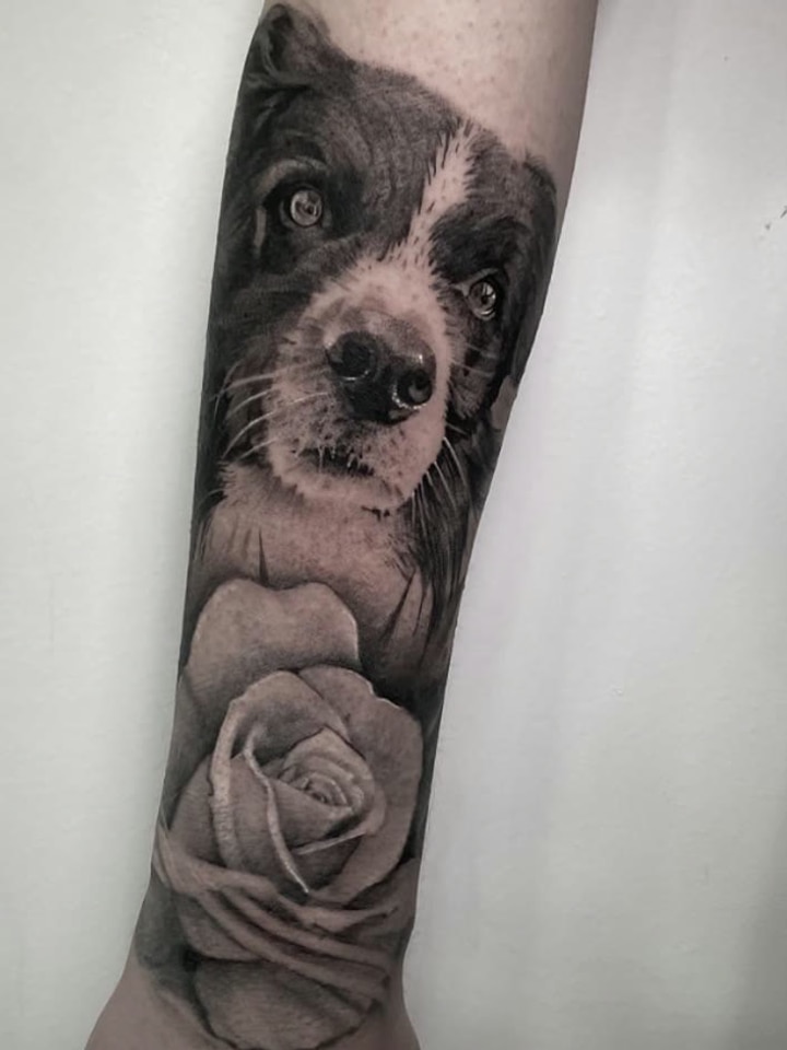Realisme en blanc i negre — gos i rosa — The Black Cat Tattoo