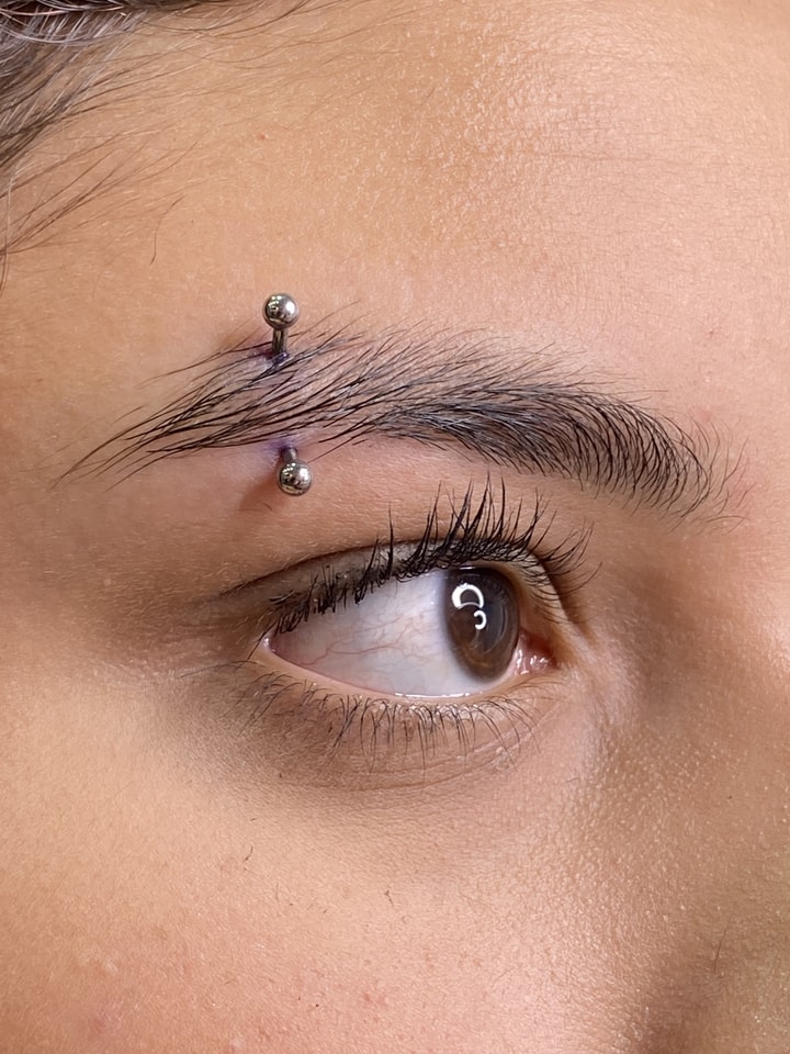 Procés de piercing a The Black Cat Tattoo